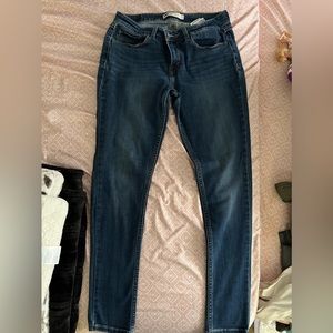 Women’s Levi’s size 30. Gentle use.